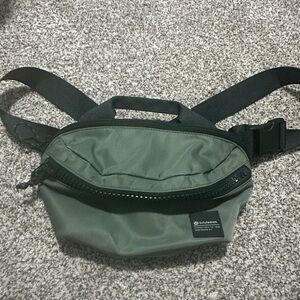 lululemon athletica Olive Belt Bag
